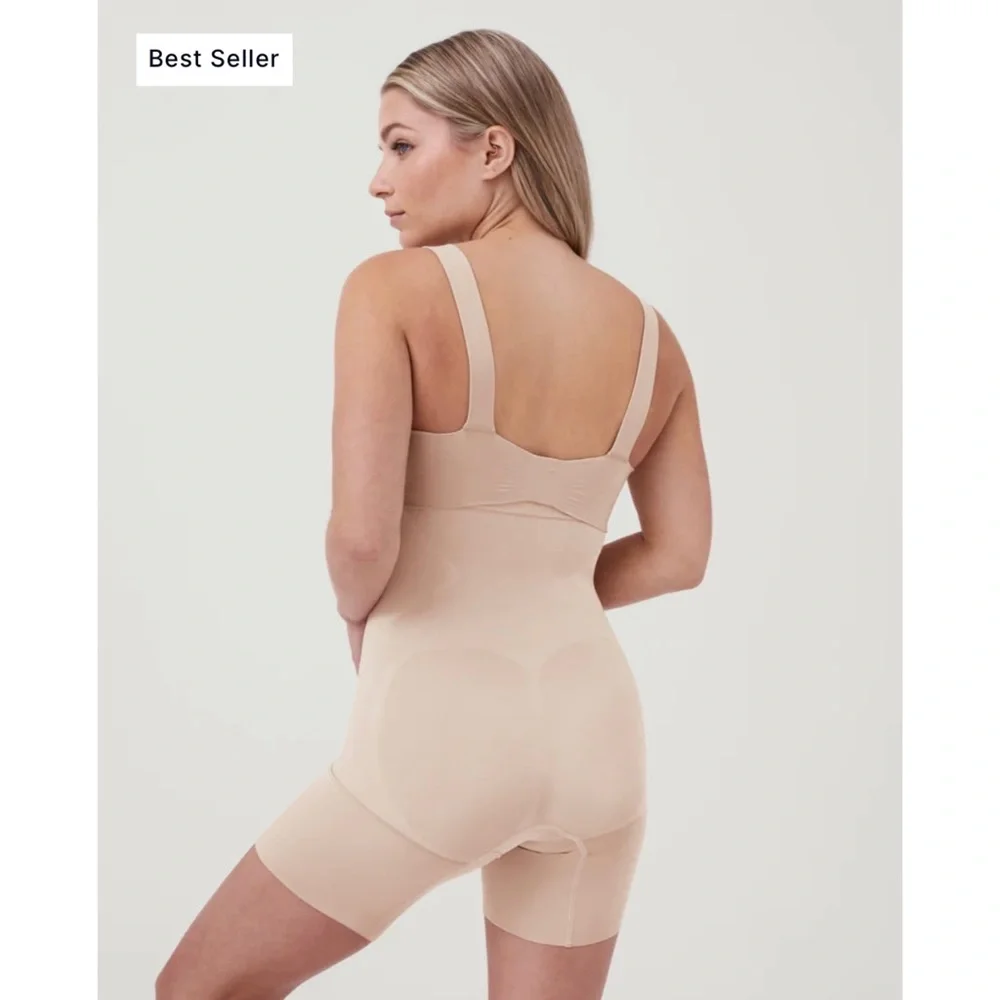 SPANX Sara Blankly OnCore High-Waisted Mid-Thigh Short- Soft Nude M, XL $78‎